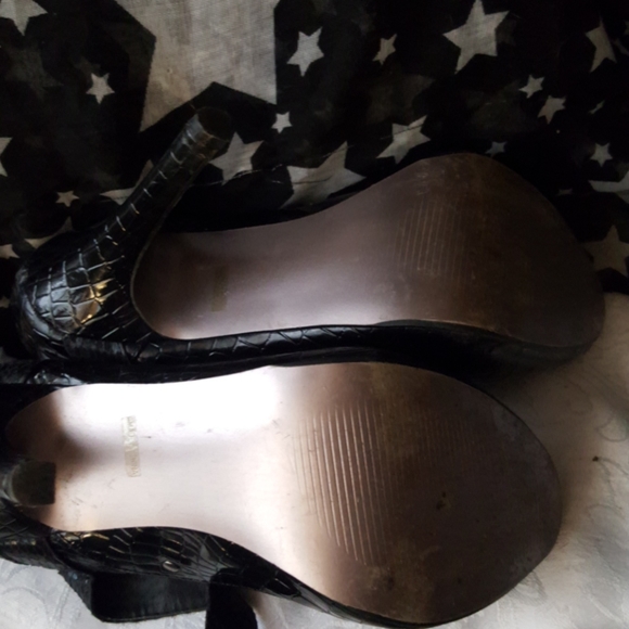 rue 21 etc! Shoes Rue 2 Etc Black Skin Patterned Strap High Heels